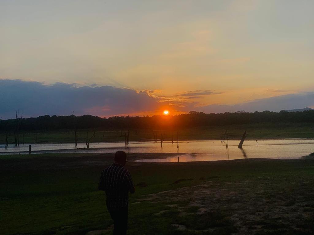 Gal Oya Lake View Inginiyagala Polwatta Bagian luar foto